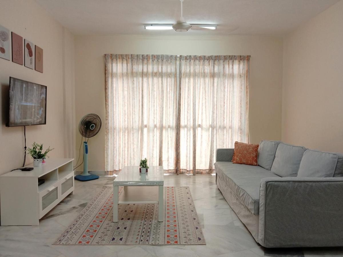 Rafflesia Two Bedroom Pool View Apartment *